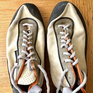 Five Ten Anasazi Blanco Climbing Shoes - Size 11.5, Excellent Condition